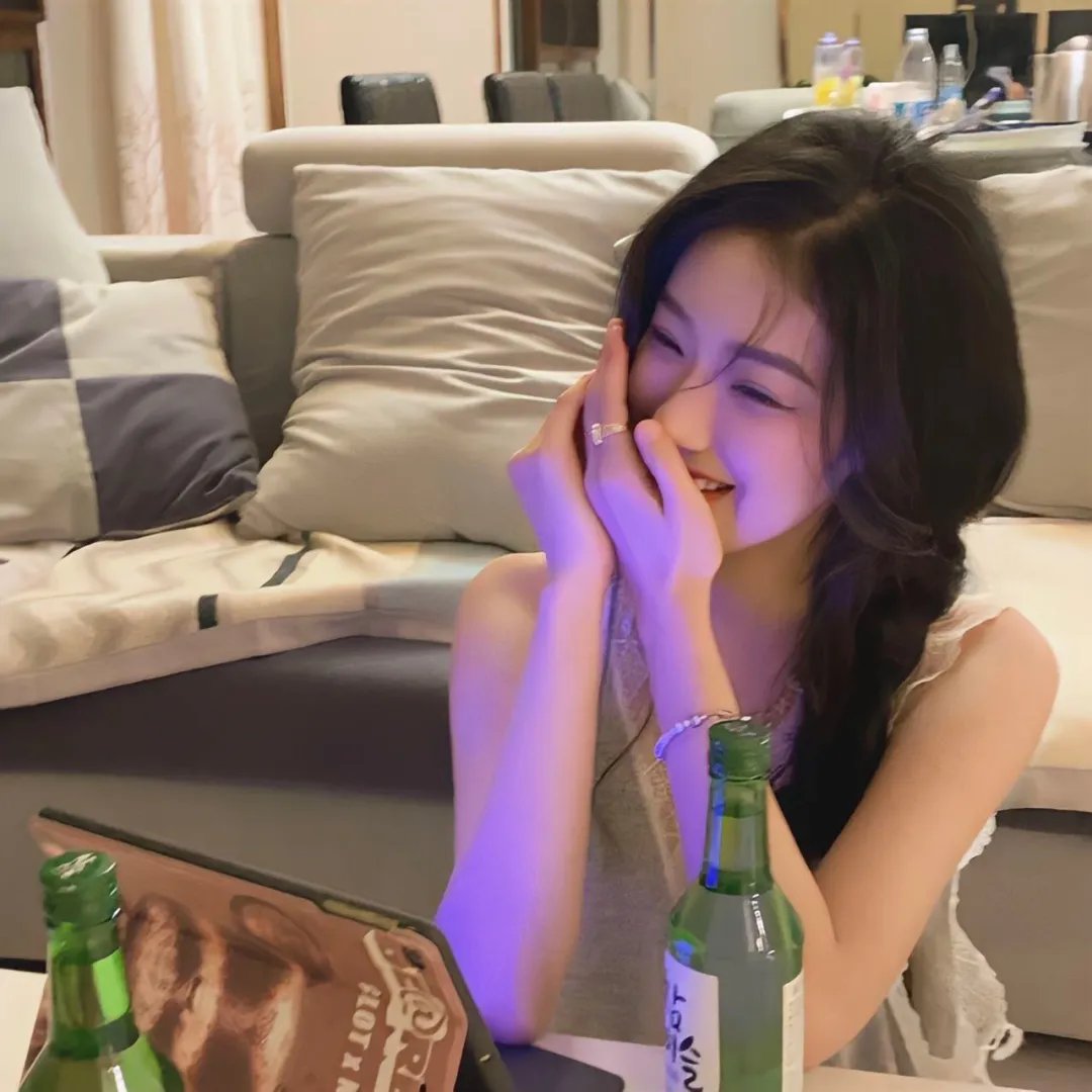 小姑娘艾萝依